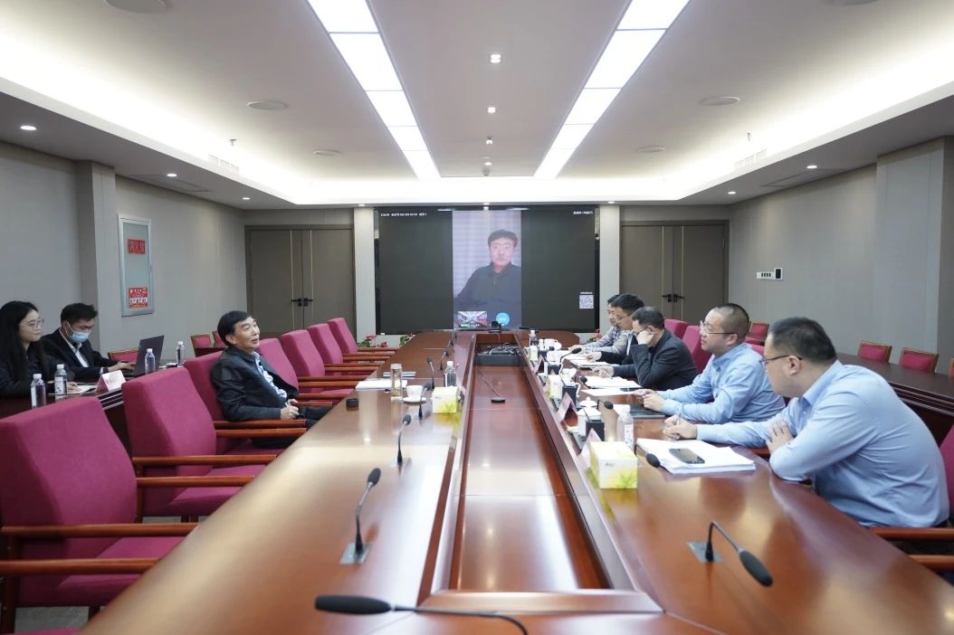 省尊龍凱時集團(tuán)召開外部董事工作座談會